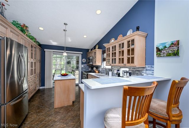 923 Elizabeth Court, Cuyahoga Falls, OH 44221