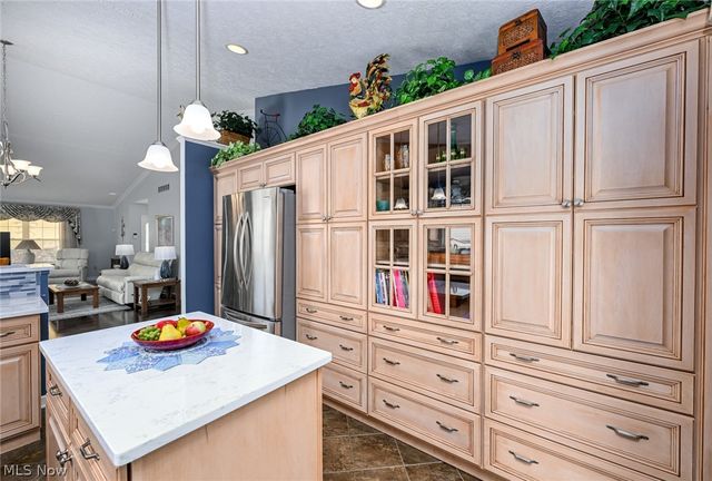 923 Elizabeth Court, Cuyahoga Falls, OH 44221