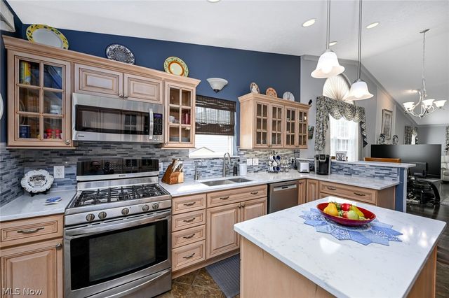 923 Elizabeth Court, Cuyahoga Falls, OH 44221