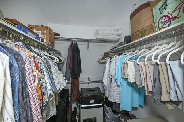 923 Elizabeth Court, Cuyahoga Falls, OH 44221