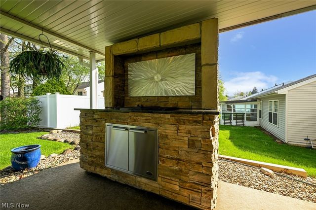 923 Elizabeth Court, Cuyahoga Falls, OH 44221