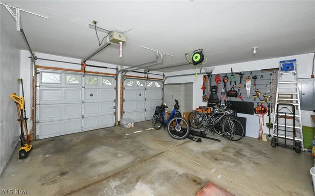 923 Elizabeth Court, Cuyahoga Falls, OH 44221