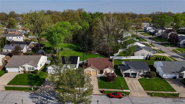 923 Elizabeth Court, Cuyahoga Falls, OH 44221