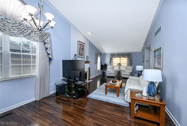 923 Elizabeth Court, Cuyahoga Falls, OH 44221