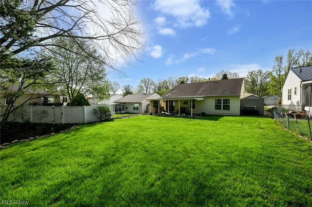 923 Elizabeth Court, Cuyahoga Falls, OH 44221