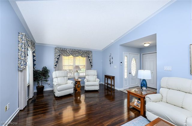 923 Elizabeth Court, Cuyahoga Falls, OH 44221