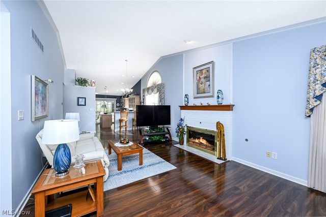 923 Elizabeth Court, Cuyahoga Falls, OH 44221