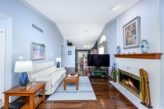 923 Elizabeth Court, Cuyahoga Falls, OH 44221