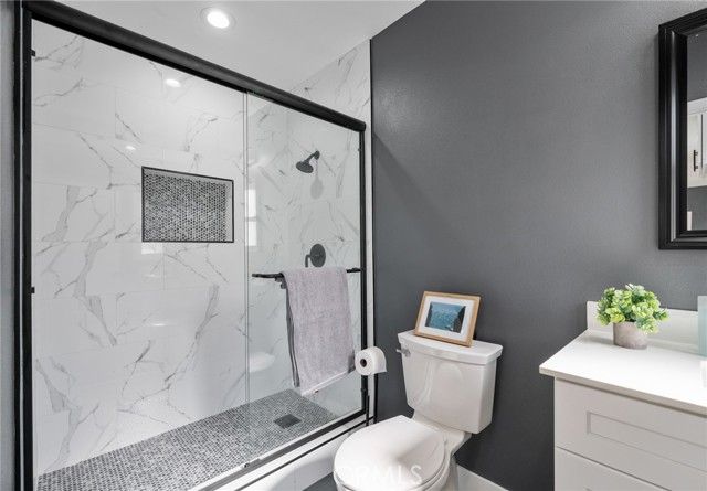 8716 S 10th Avenue, Inglewood, CA 90305