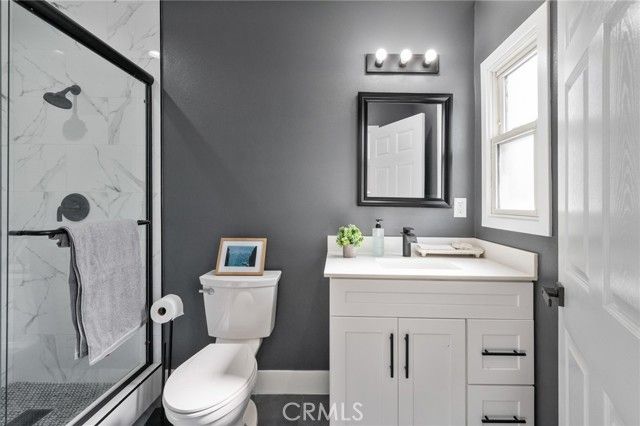 8716 S 10th Avenue, Inglewood, CA 90305