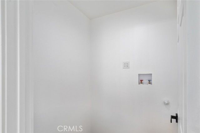 8716 S 10th Avenue, Inglewood, CA 90305