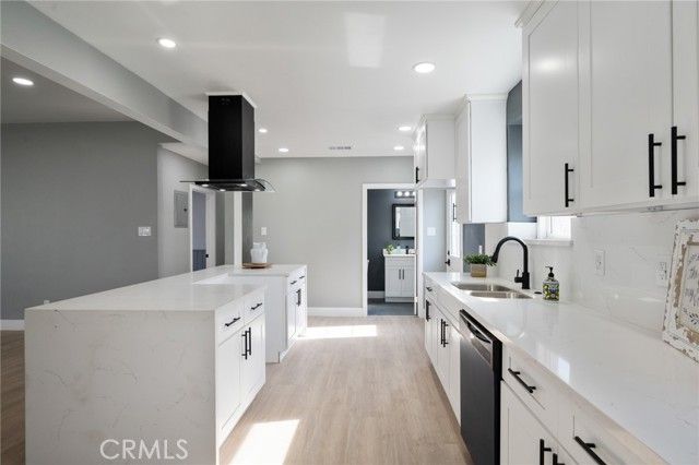 8716 S 10th Avenue, Inglewood, CA 90305