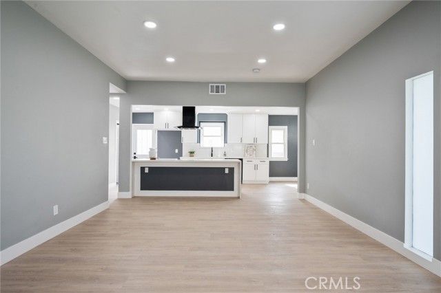 8716 S 10th Avenue, Inglewood, CA 90305