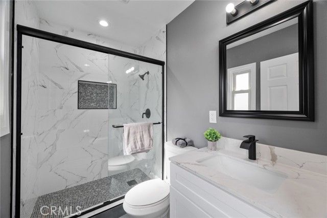 8716 S 10th Avenue, Inglewood, CA 90305