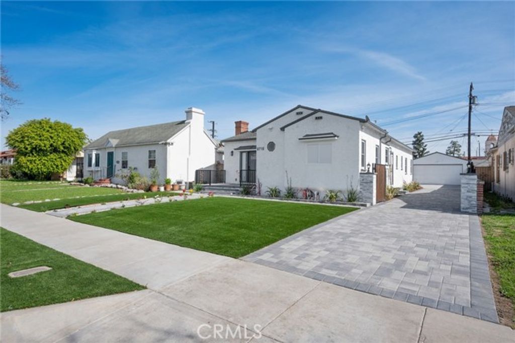 8716 S 10th Avenue, Inglewood, CA 90305