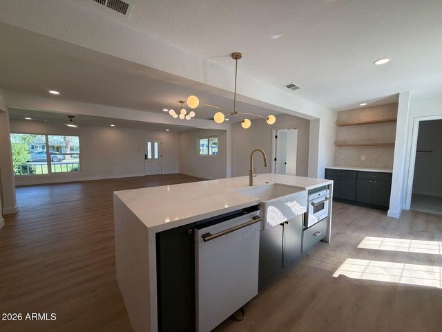 717 W CACTUS WREN Drive, Phoenix, AZ 85021