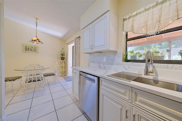 3549 65TH AVENUE CIRCLE E, Sarasota, FL 34243