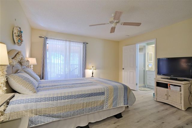 3549 65TH AVENUE CIRCLE E, Sarasota, FL 34243