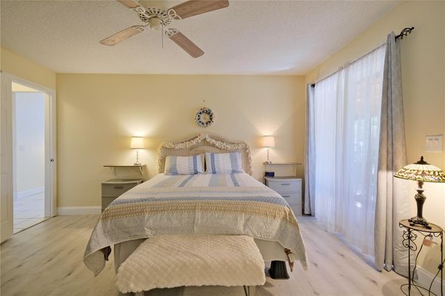 3549 65TH AVENUE CIRCLE E, Sarasota, FL 34243