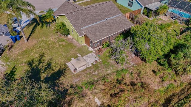 3549 65TH AVENUE CIRCLE E, Sarasota, FL 34243