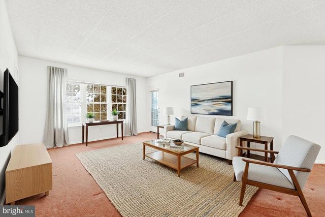 1303 VALLEY GLEN RD, Elkins Park, PA 19027