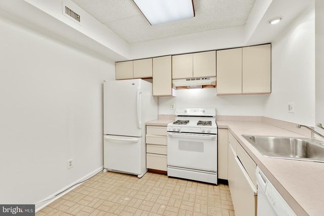 1303 VALLEY GLEN RD, Elkins Park, PA 19027