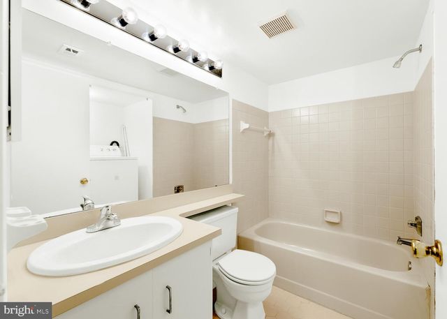 1303 VALLEY GLEN RD, Elkins Park, PA 19027