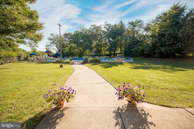 1303 VALLEY GLEN RD, Elkins Park, PA 19027