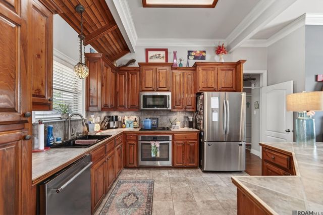 12484 Old Mill Dr, Geismar, LA 70734