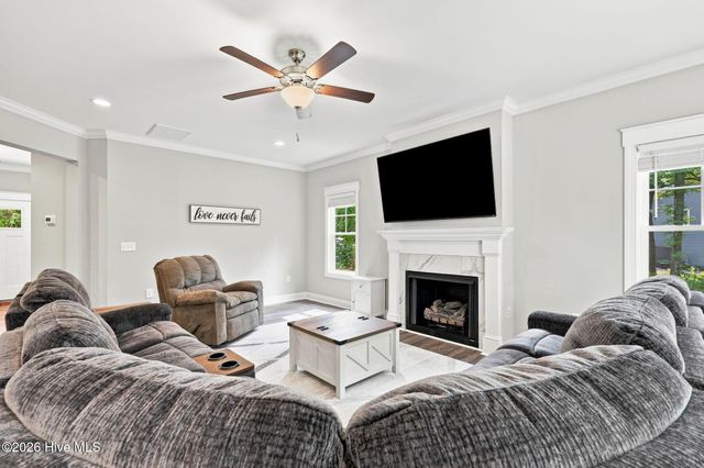 942 Greenbriar Drive, Vass, NC 28394
