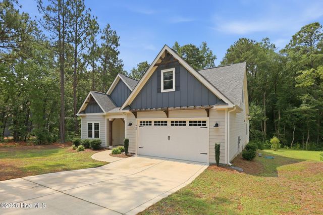 942 Greenbriar Drive, Vass, NC 28394