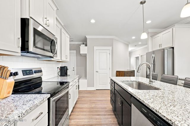 942 Greenbriar Drive, Vass, NC 28394