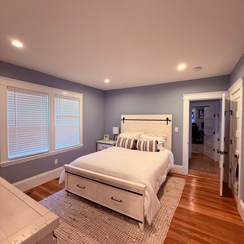 58 Metropolitan Ave 1, Boston, MA 02131