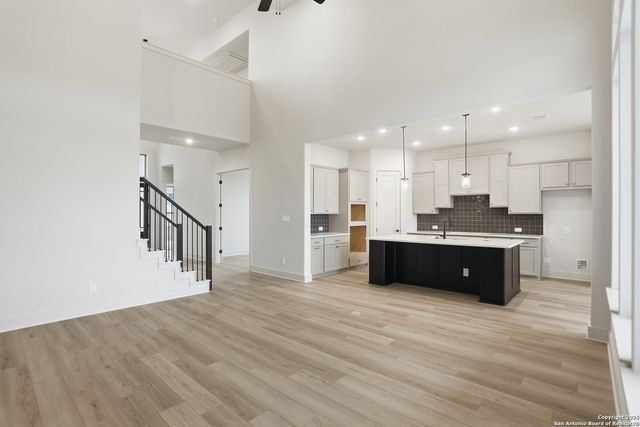 219 Hillside Park, San Antonio, TX 78253