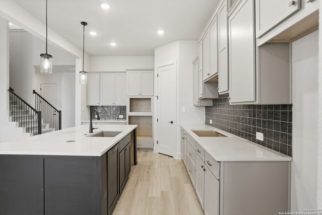 219 Hillside Park, San Antonio, TX 78253