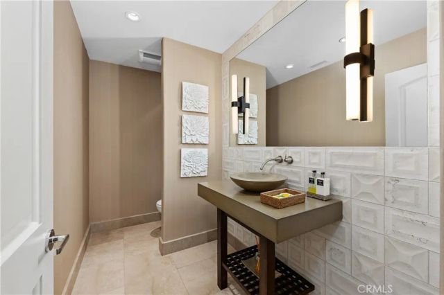 6533 Lago Lindo, Rancho Santa Fe, CA 92067