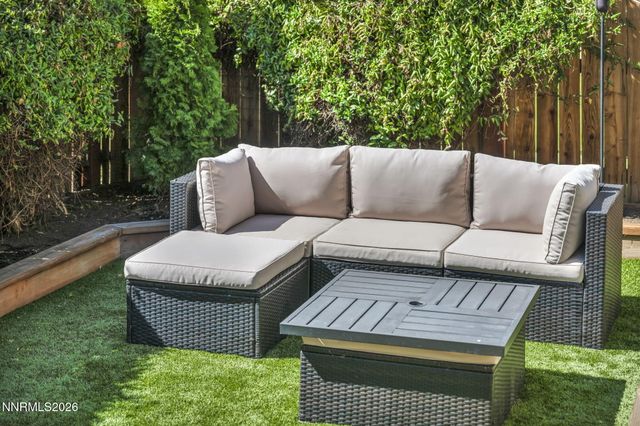 1806 Bella Casa Drive, Minden, NV 89423