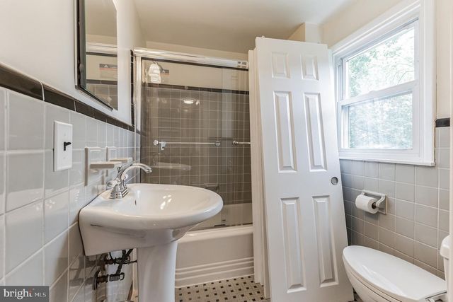 999 NETHERWOOD DR, Blue Bell, PA 19422