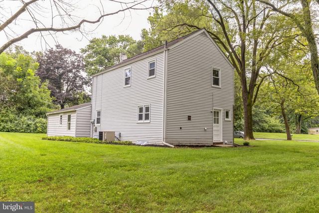 999 NETHERWOOD DR, Blue Bell, PA 19422