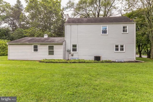 999 NETHERWOOD DR, Blue Bell, PA 19422