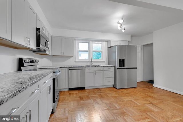 999 NETHERWOOD DR, Blue Bell, PA 19422