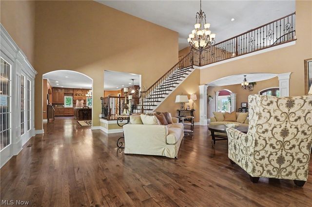 215 Brighton Lane, Peninsula, OH 44264