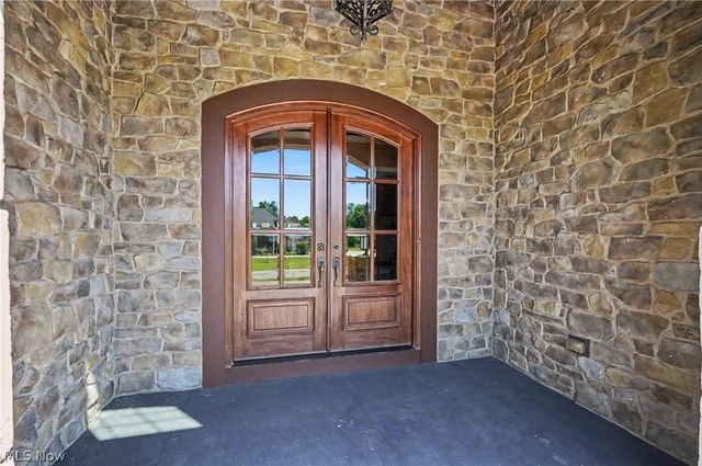 215 Brighton Lane, Peninsula, OH 44264