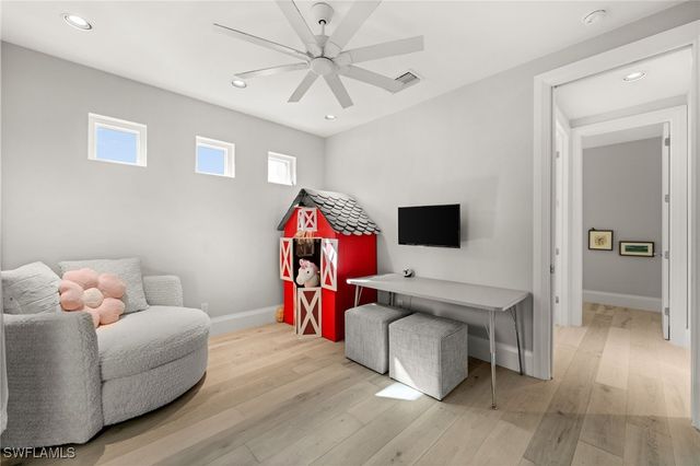 1963 Bethany PL, Naples, FL 34109