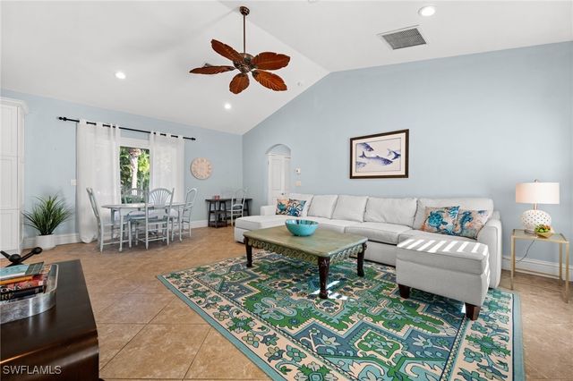 1963 Bethany PL, Naples, FL 34109