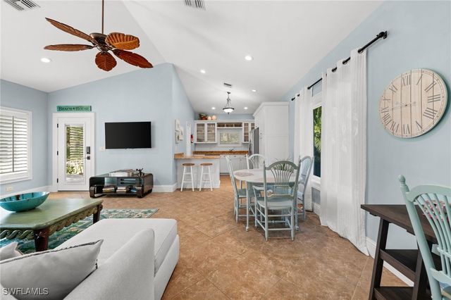 1963 Bethany PL, Naples, FL 34109