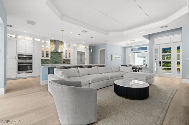 1963 Bethany PL, Naples, FL 34109