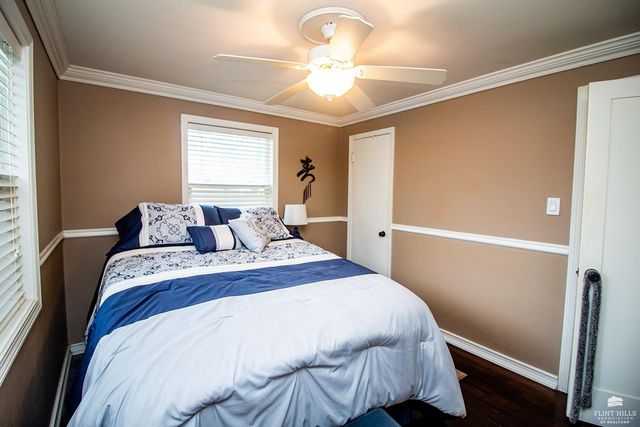1106 N 4th, Manhattan, KS 66502