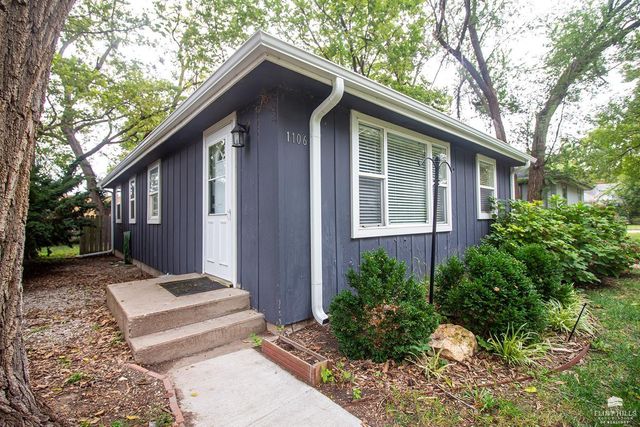 1106 N 4th, Manhattan, KS 66502
