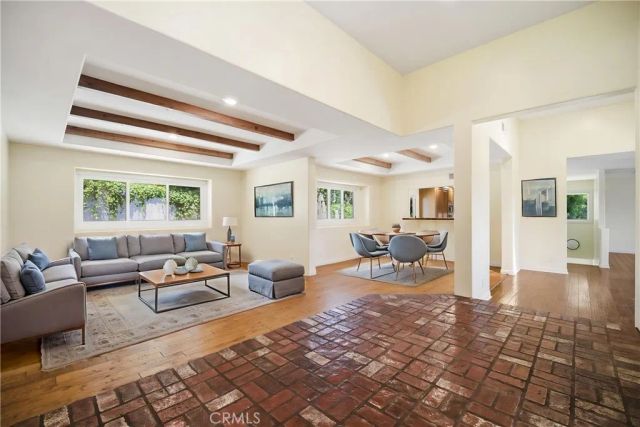 5335 Campo Road, Woodland Hills, CA 91364